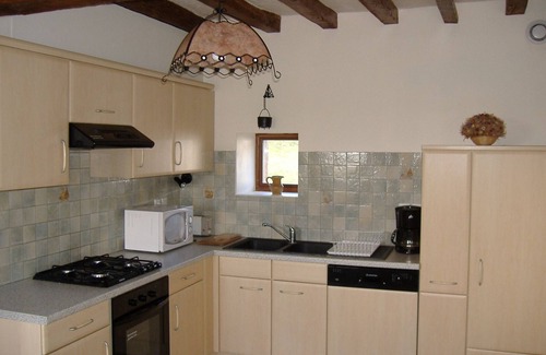 Le Bailleul Cottage | Charming Farmhouse: Nature Retreat, 3 Bedrooms, Garden, BBQ, Near A11, Paris/Nantes Access