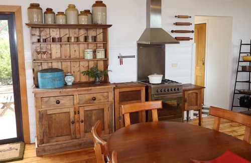 Laharum House | Charming Farmhouse on a Large Historic Olive Grove