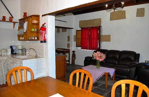 Guia de Isora Cottage | Charming Finca Las Dulces: Organic Farm Stay with Pool amp; Sea View in S