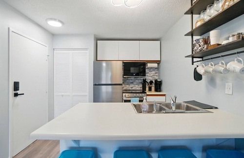 Oak Harbor Condo | Charming first floor condo on the canal of Lake Erie