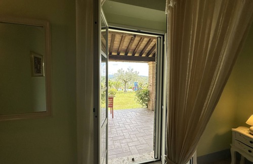 Gualdo Cattaneo Apartment | CHARMING FLAT IN A LOVELY HILLTOP VILLA AND POOL