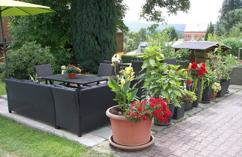 Lichtenhain House | Charming Flat in Sebnitz With Garden