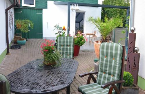 Langewiesen Apartment | Charming Forest Escape for Two