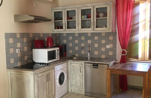 Cadouin Cottage | Charming House in Cadouin: 3 Suites, Patio, BBQ, Close to Dordogne Attractions