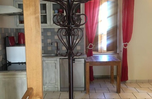 Cadouin Cottage | Charming House in Cadouin: 3 Suites, Patio, BBQ, Close to Dordogne Attractions