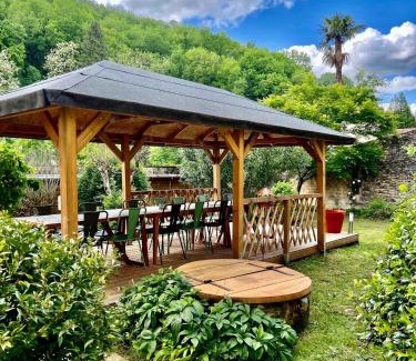 Mauzac-et-Grand-Castang House | Charming house for 14 pool and indoor hottub