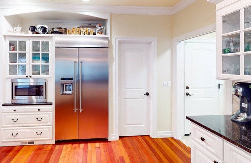 Central Oregon House | Charming French country home with a fenced yard, washer/dryer, & central AC
