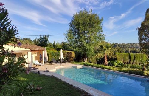 Chateauneuf-Grasse House | charming, full exposure, full calm, beautiful Provencal view & pool