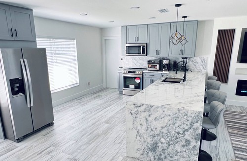 Lutz House | Charming fully renovated 4-bedroom spacious house with pool in Tampa/Lutz area!