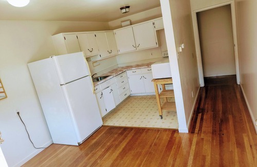 Berkeley Apartment | Charming furnished 2-bedroom apartment with WiFi, AC 4 min walk to UC Berkeley