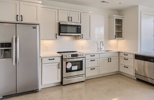 Galindo Condo | Charming Furnished Condo on South First - Perfect for Urban Living