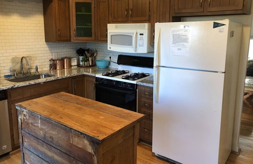 Severna Park House | Charming furnished rental for long term stays in Severna Park