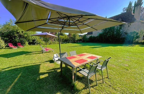 Larnagol House | Charming gîte, Lot Valley, large private garden, 3 *.