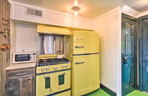 Gainesville Cabin | Charming Gainesville Cabin w/Private Dock!