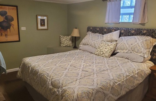 Homewood Apartment | Charming Garden Apartment in Quaint, Walkable Homewood