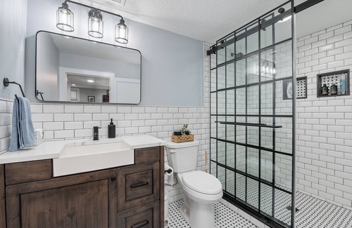 Le Claire House | CHARMING GETAWAY JUST 1 BLOCK FROM DOWNTOWN LECLAIRE IOWA