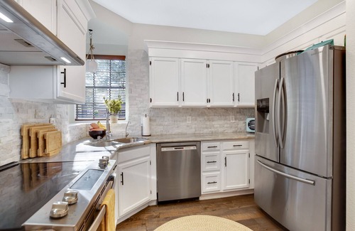 Wind Drift House | Charming Gilbert Home W/BBQ, Hot Tub, & Freestone Park