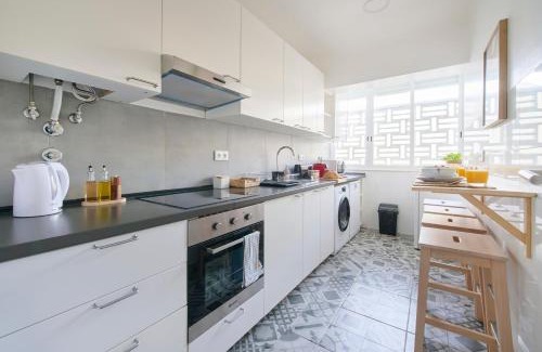 Alfama Apartment | Charming Graça Flat w Balcony, by TimeCooler