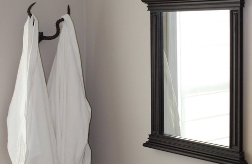 Grosse Pointe Apartment | Charming Grosse Pointe Flat in the Village, #2