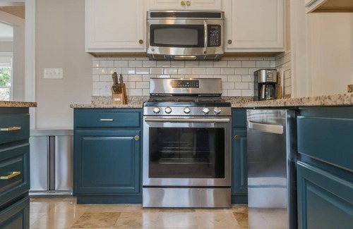 Grosse Pointe Apartment | Charming Grosse Pointe Flat in the Village, #2