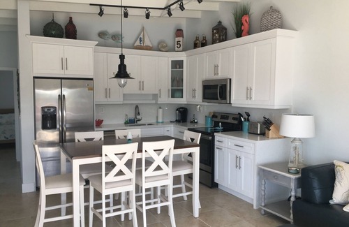 Marathon House | Charming Half Duplex
