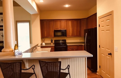Bluffton House | Charming Hampton Hall Golf Cottage adjacent to the Golf Course