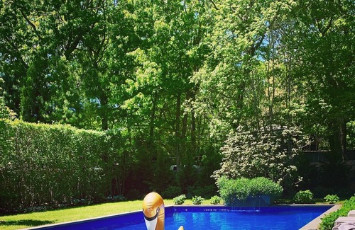 Wainscott Woods House | Charming Hamptons Retreat Near Ocean, Shops, Jitney