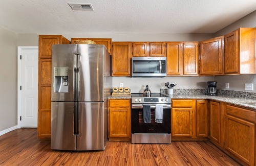 Springdale House | Charming Haven: Nearby Delights