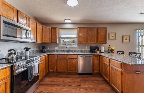 Springdale House | Charming Haven: Nearby Delights
