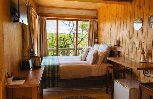 Oakura Apartment | Charming Hideaway in the Heart of Oakura