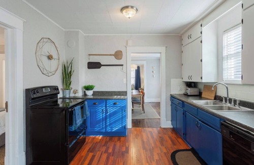 West Plaza House | Charming Hideaway in Westport 15