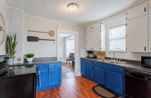 West Plaza House | Charming Hideaway in Westport 15