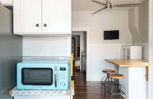 West Highland House | Charming Highlands Cottage - Walk to Shops & Eats