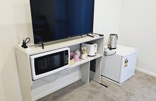 Hamilton House | Charming Hillcrest Hideaway in Hamilton – Room for Two, Near Uni & Gardens!