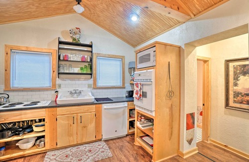 Medicine Park Cottage | Charming Hilltop Cottage in Medicine Park!