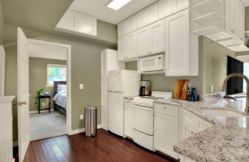 Lakeland House | Charming Historic 2-story Carriage House located in Downtown Lakeland walking distance from FSC!