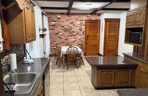 New Haven Apartment | Charming Historic 2BR Retreat in New Haven – Cozy Stay Near Yale & Downtown!