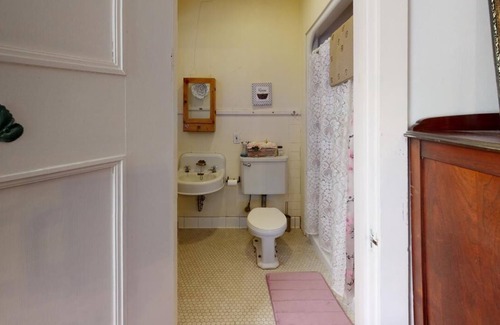 Wausau Bed & Breakfast | Charming, historic bed & breakfast in delightful Wausau with WiFi, AC & parking