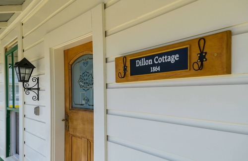 Nelson Cottage | Charming Historic Cottage 3 minutes to city centre