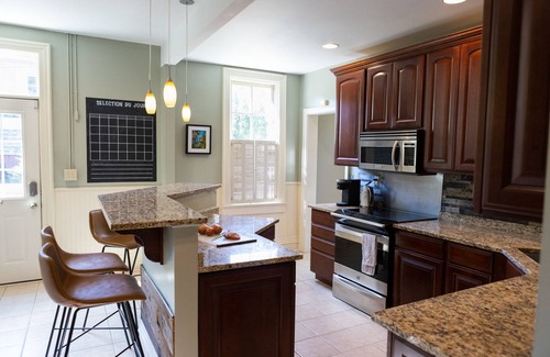 Downtown Lafayette Historic District House | Charming Historic Downtown House w/secluded backyard <2 miles from Purdue