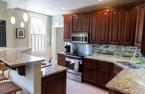 Downtown Lafayette Historic District House | Charming Historic Downtown House w/secluded backyard <2 miles from Purdue