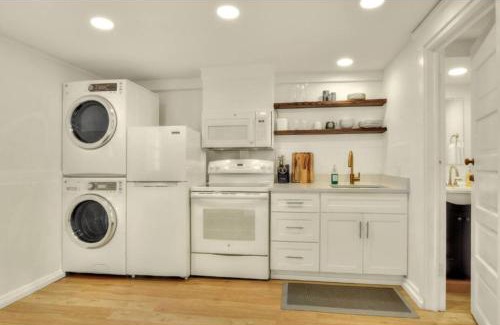 Lakeland Apartment | Charming Historic Studio Cottage