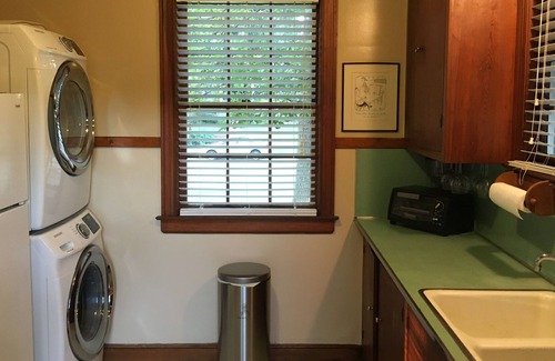 Evergreen House | Charming Historic1940's Midtown Home