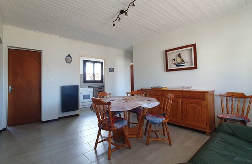 LʼAiguillon-sur-Mer House | Charming Home with Garden, Near Beach & Activities, Pet-Friendly!