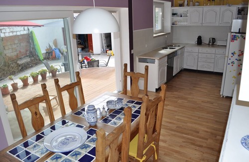 Banzao House | Charming holiday home, 3km from the beach, 5min walk to the supermarket, cafe, bakery
