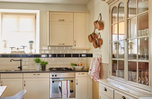 Schafelt House | Charming Holiday Home in Baarlo with Terrace