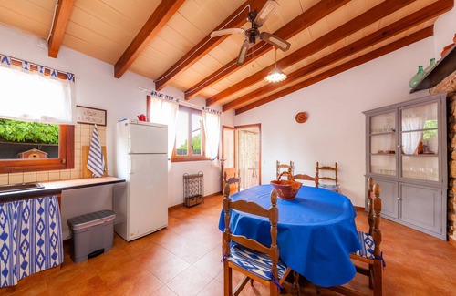 Llubi Villa | Charming Holiday Home “Son Sitges” with Terrace, Fans and Wi-Fi