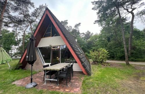 Stramproy House | Charming Holiday Home with WiFi