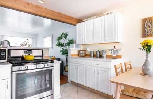 Greenwood House | Charming home 3BR/2BA Northgate - Big group getaway