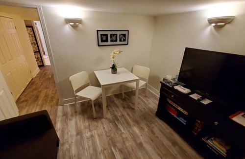 Woodbine Gardens Cabin | Charming home away from home with all the amenities